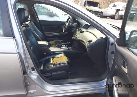 2008 Honda Accord 2.4 Ex-L z USA, uszkodzony, nr VIN 1HGCP26828A006049